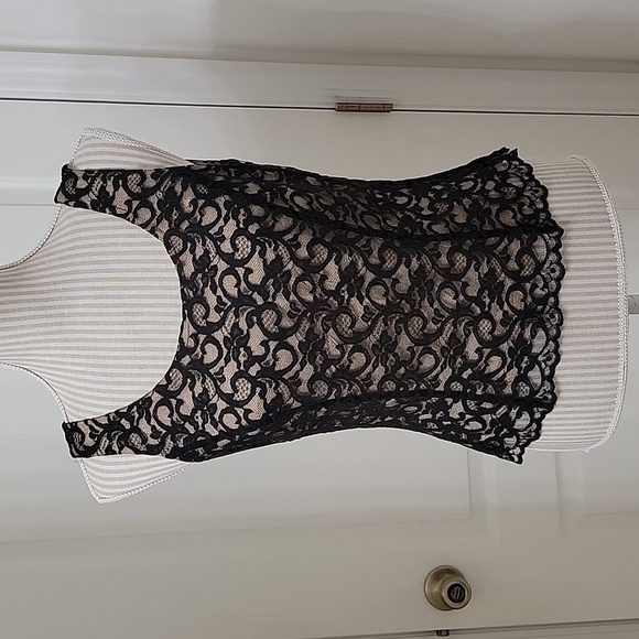 Tahari by Arthur S. Levine, Black Lace over Tan Sleeveless Top, Size 6, EUC - Picture 1 of 11